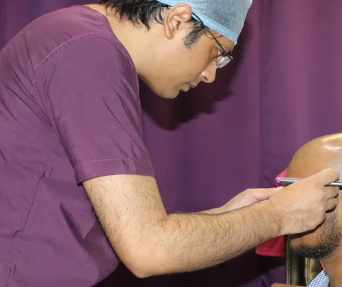 Dr. Vishal Purohit conducting patient consultation in Jaipur